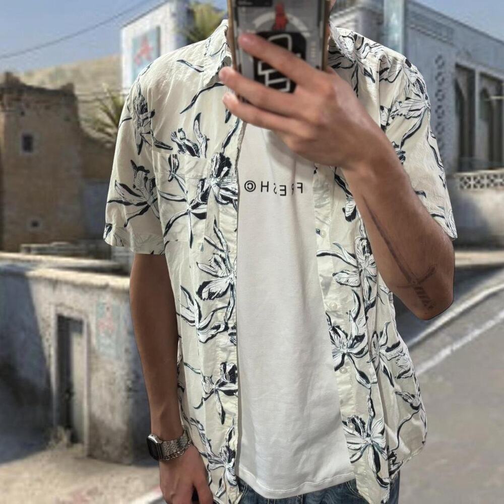 White and black hm floral